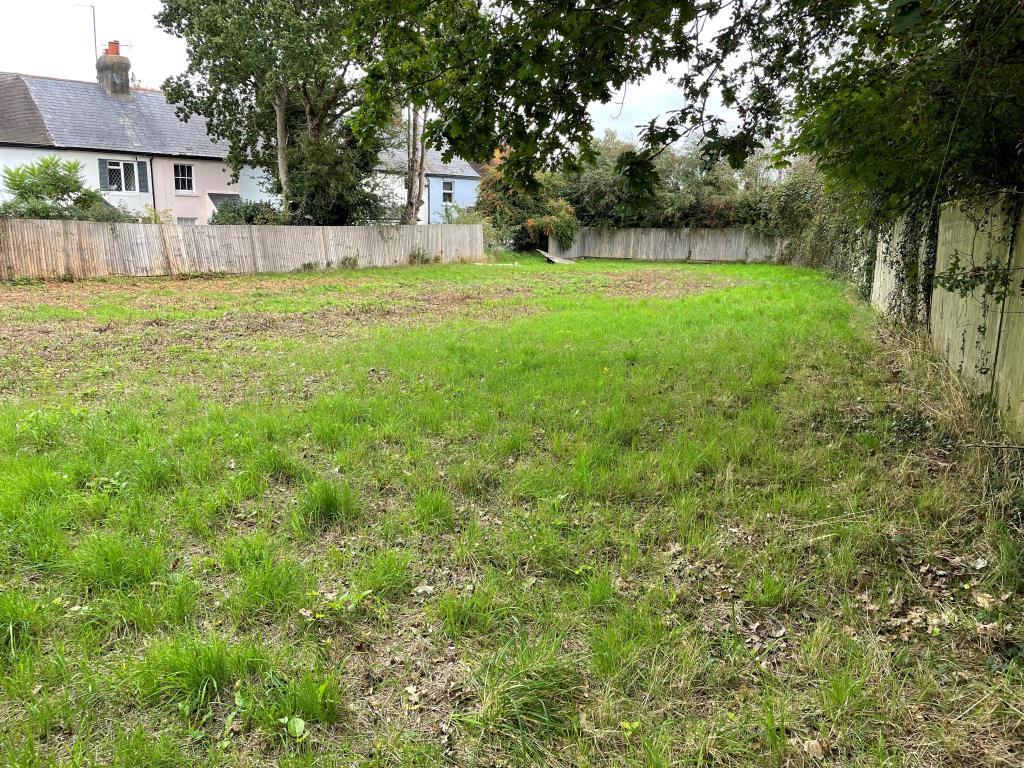 Lot: 28 - VACANT LAND OF APPROXIMATELY 0.25 ACRES - 
